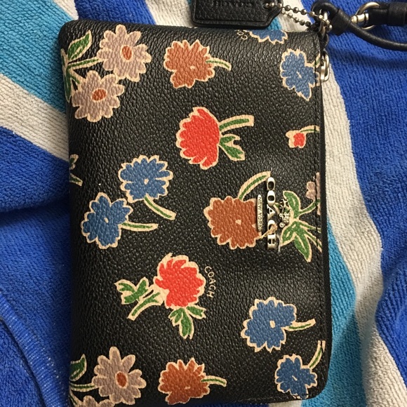 Coach Handbags - Coach Wristlet